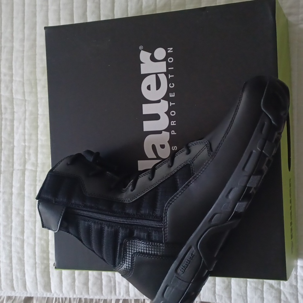 Blauer men's 8" waterproof Boot. New.